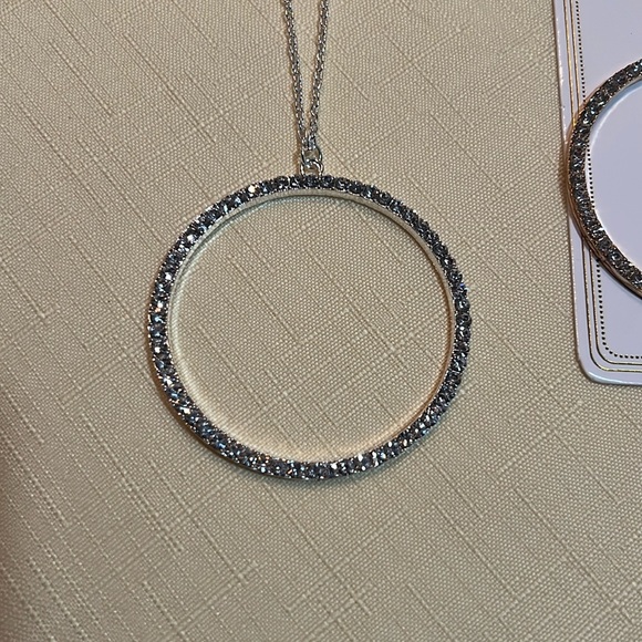 Necklace with bling - Picture 2 of 4